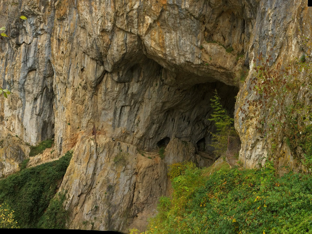 Potpećka Pećina景点图片