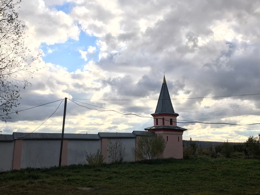 Verkhnechusovskaya Convent of Mother of God of Kazan-Krasnaya Gorka必去景点