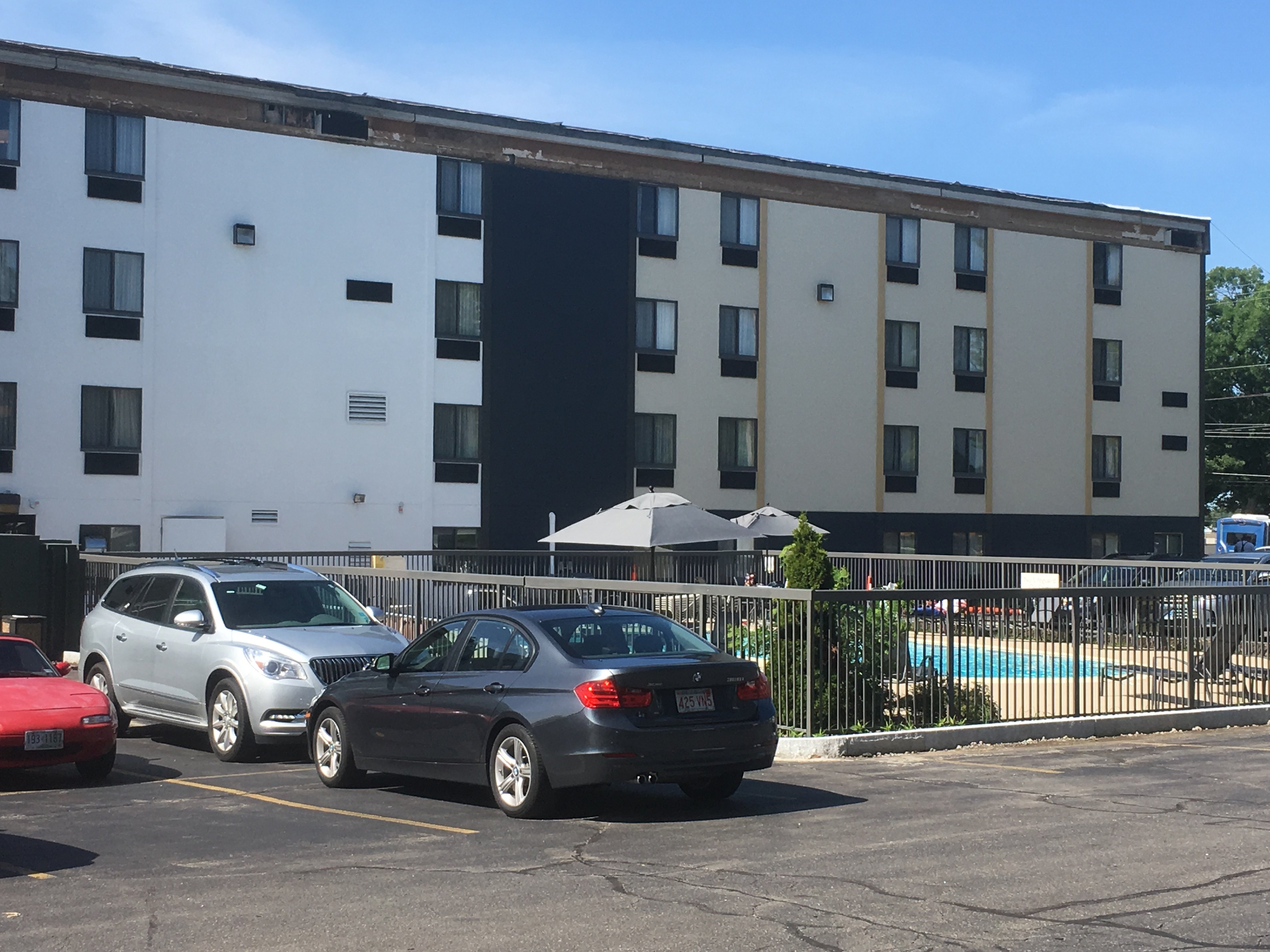 Fairfield Inn Manchester-Boston Regional Airport-泳池