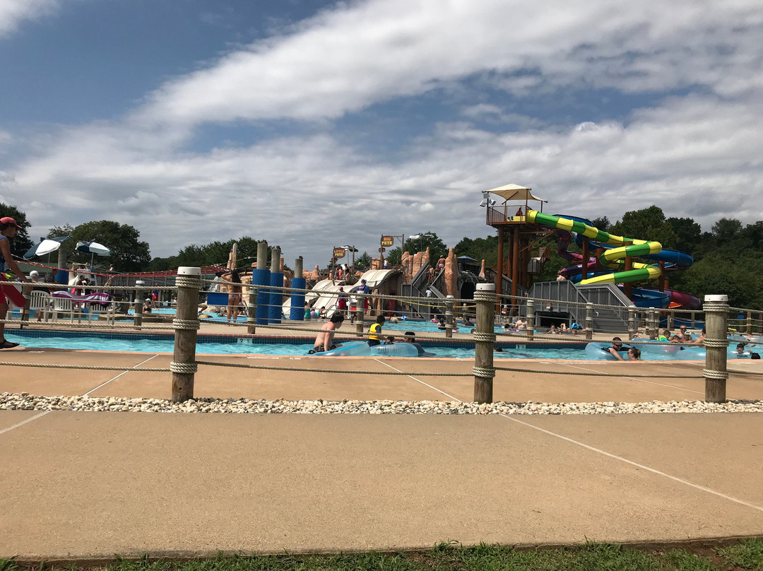 Water Mine Family Swimmin' Hole景点图片