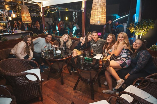 Banana Club-阿尔库迪亚港必去景点