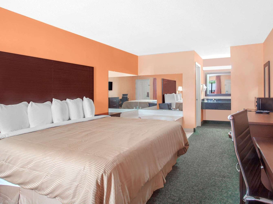 Days Inn by Wyndham Moulton主图