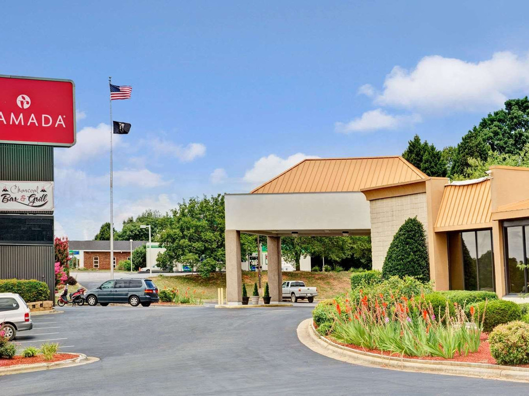 Ramada By Wyndham Statesville主图