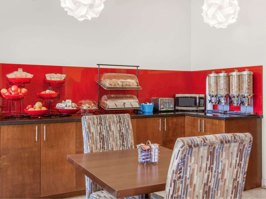 Ramada by Wyndham Carlyle主图