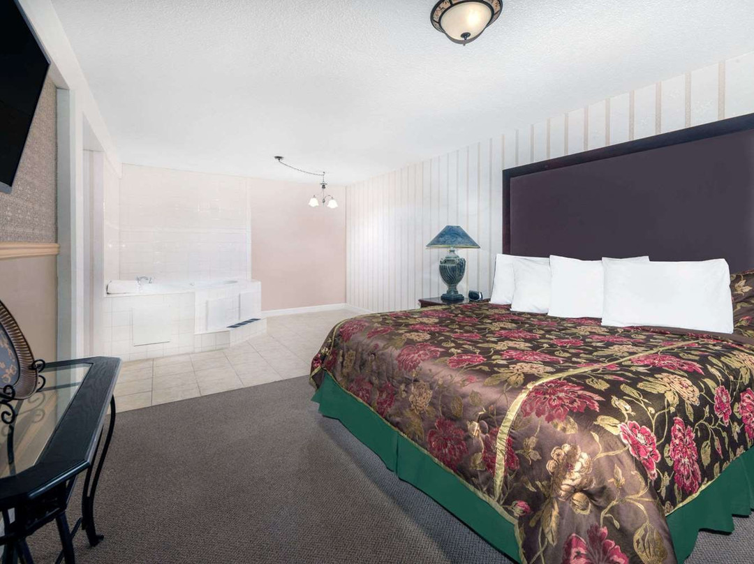 Howard Johnson by Wyndham Burlington主图