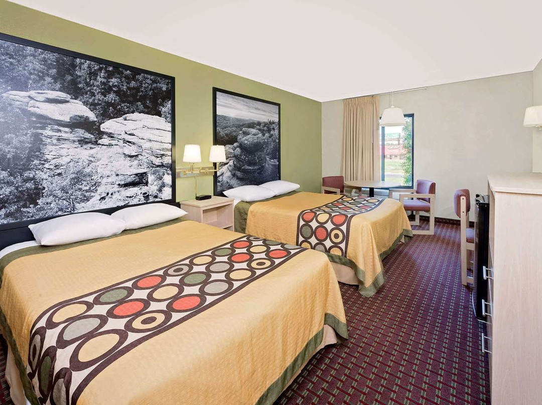 Super 8 by Wyndham Metropolis主图