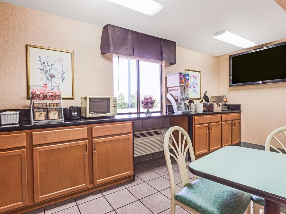 Super 8 by Wyndham Carrollton主图