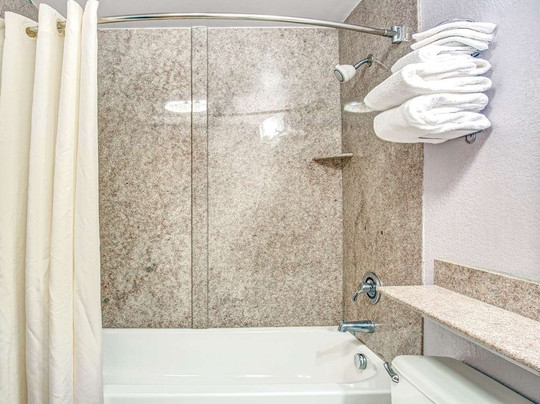 Red Roof Inn Suffolk主图