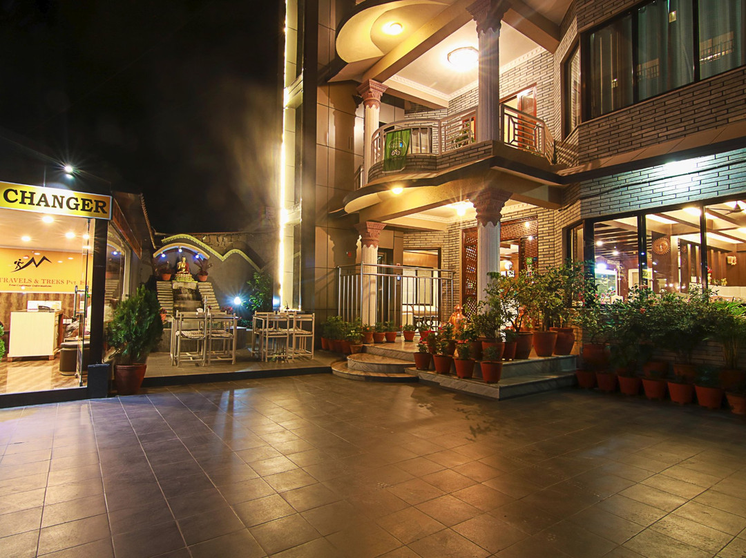 旅行者客栈酒店