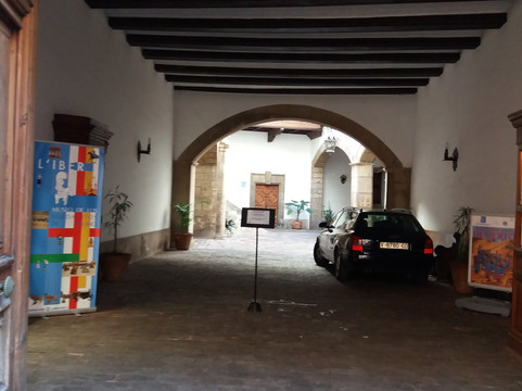 Calle Caballeros-巴伦西亚必去景点