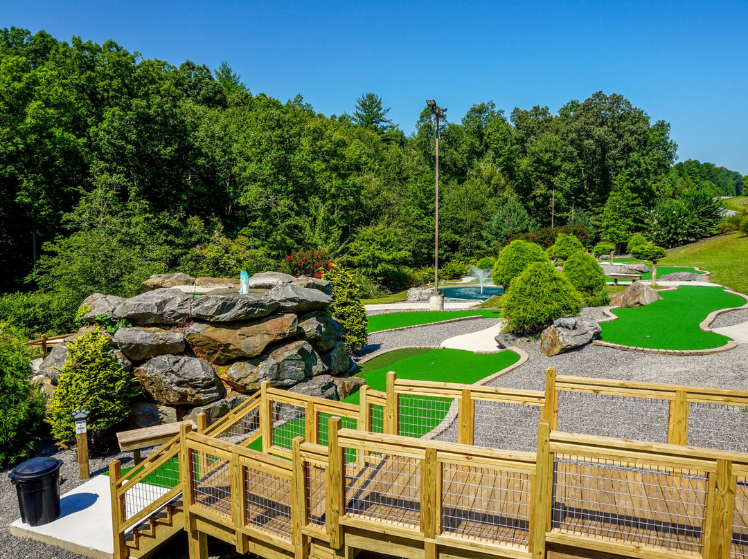 Bear Creek Adventures Mini Golf and Gem Mining景点图片