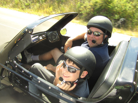 Custom Sidecar Tours-基洛纳必去景点