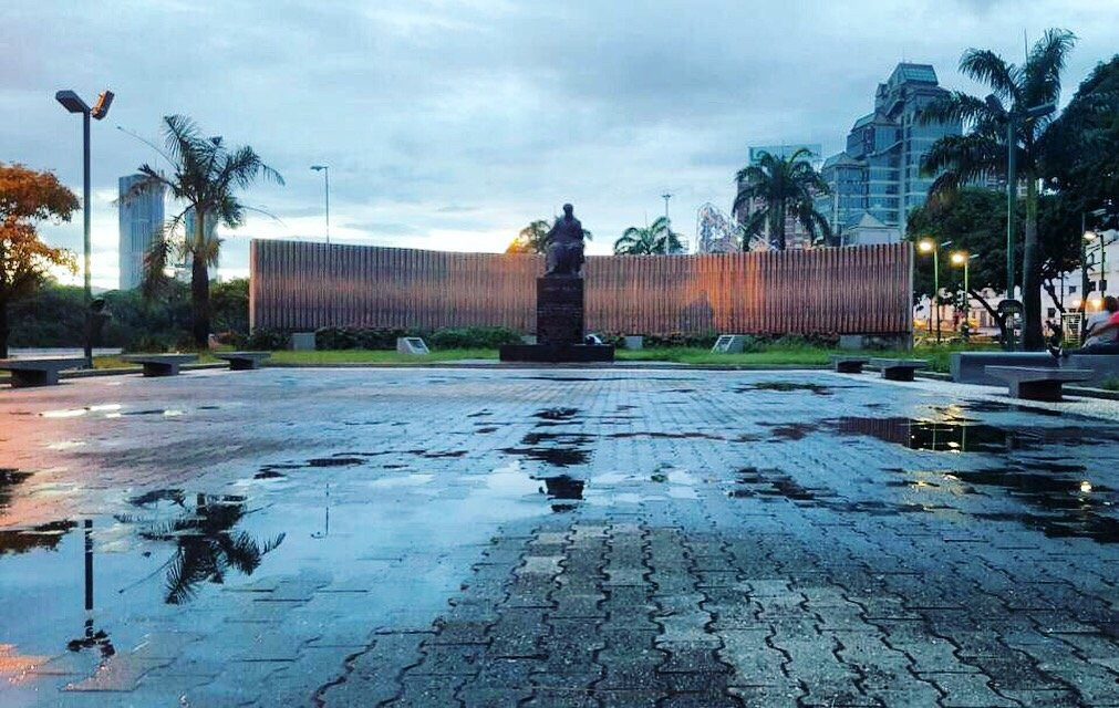 Plaza Venezuela景点图片