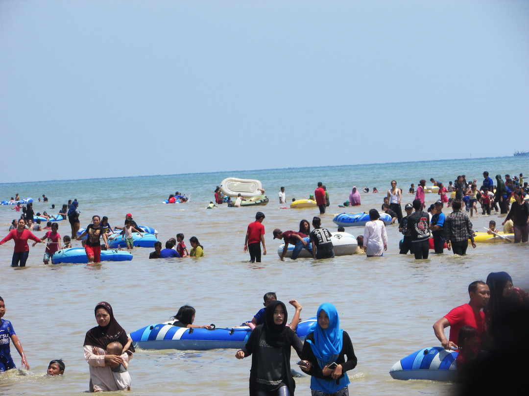 Kejawanan Beach-井里汶必去景点