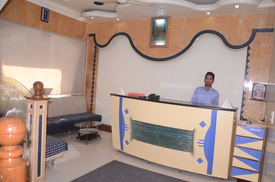 Hotel Aaditya Palace主图