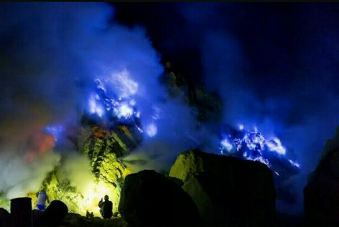 Javana Volcano Tour景点图片