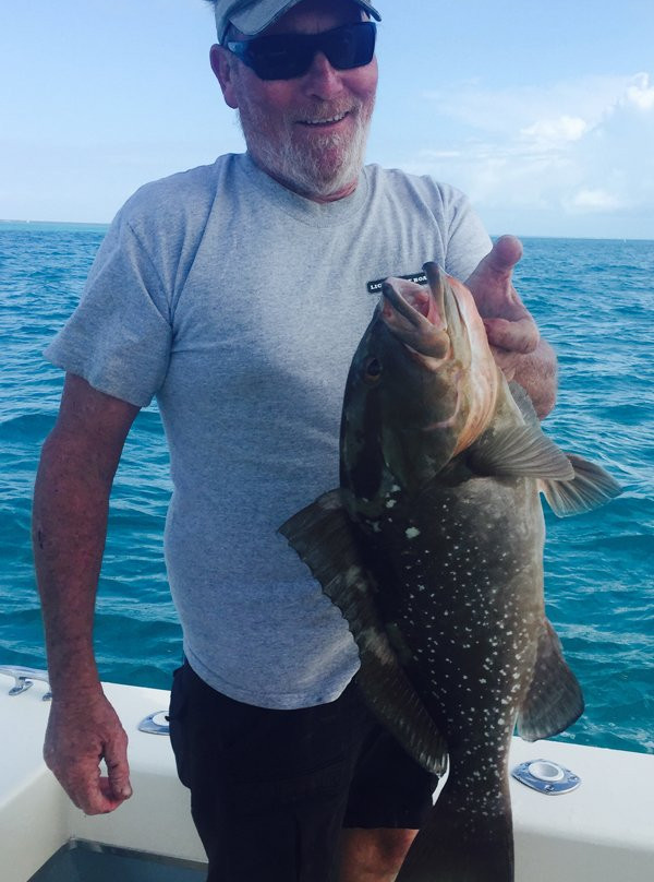 Hog Tide Fishing Charters-Homosassa必去景点