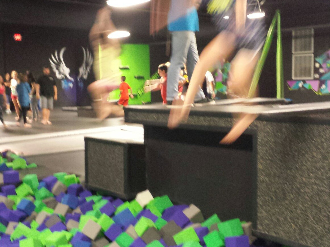 Defy Gravity Wilmington景点图片