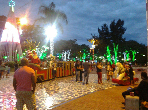 Praca Nossa Senhora da Gloria-Contagem必去景点