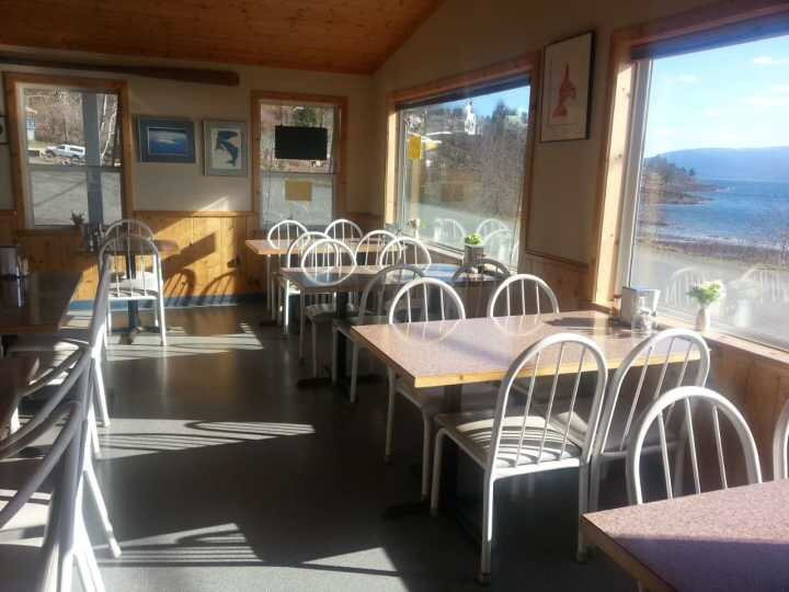 Sandspit餐馆和美食-J &T Restaurant