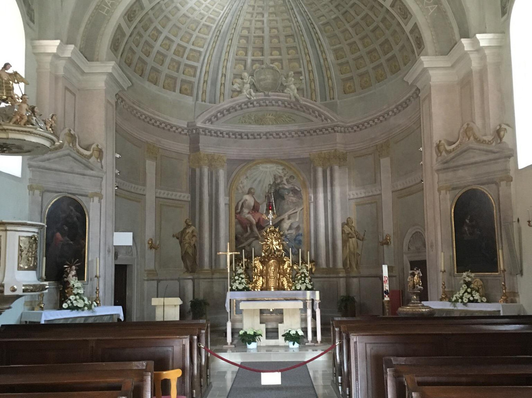 Katholische Stadtpfarrkirche zur Heiligsten Dreifaltigkeit-Rust必去景点