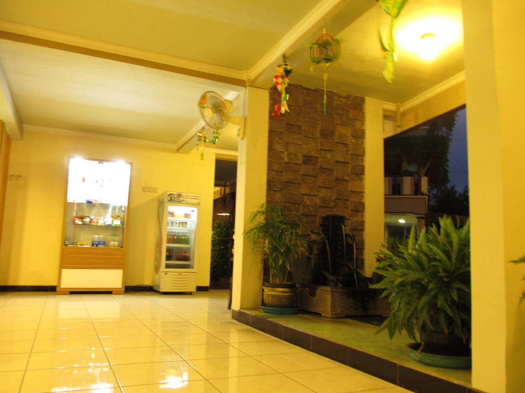 Hotel Lestari near Lippo Plaza Mall Jember主图