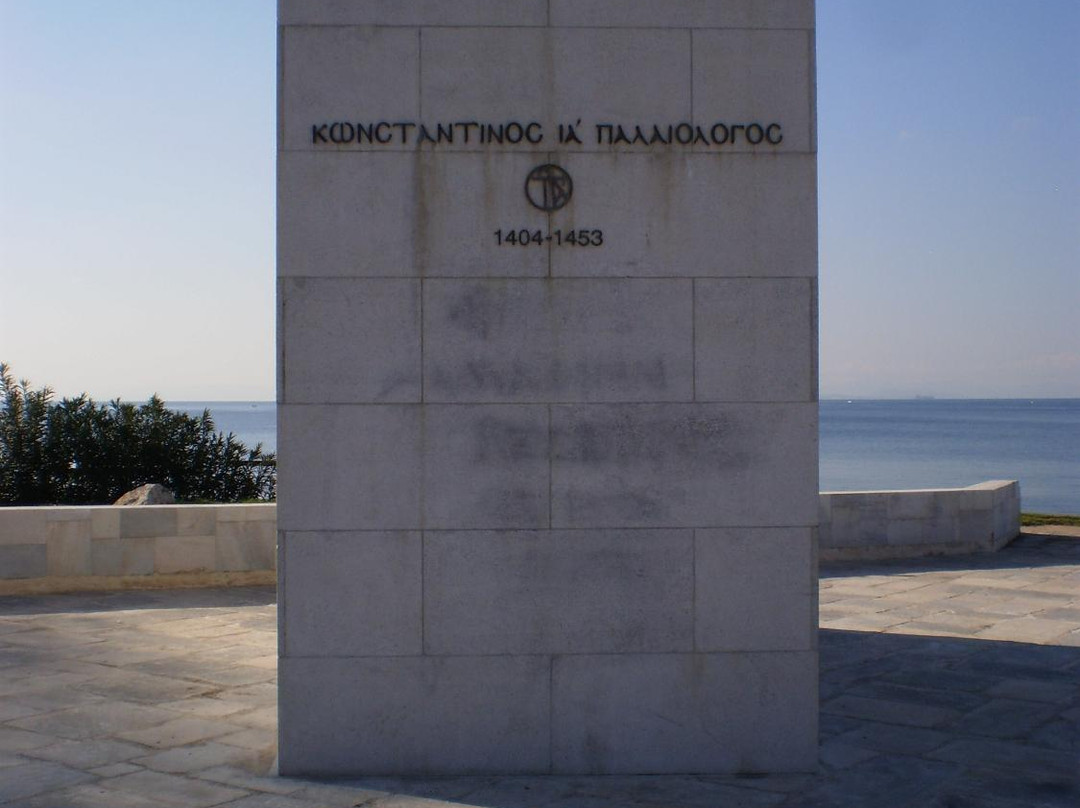 Statue of Constantine Palaeologos-帕里欧弗里欧必去景点