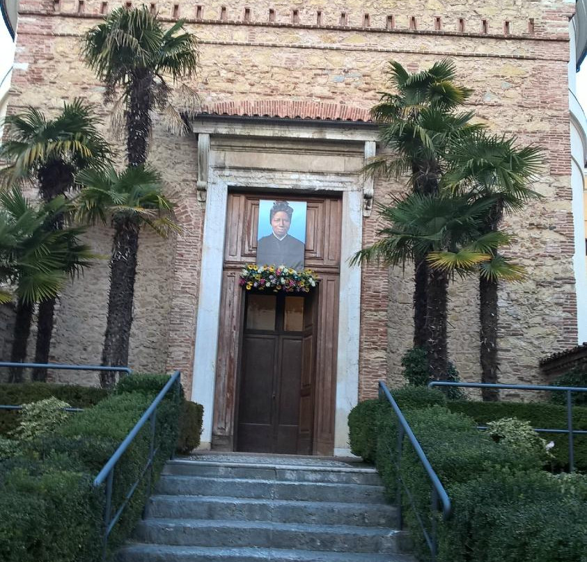 Chiesa della Sacra Famiglia-斯基奥必去景点