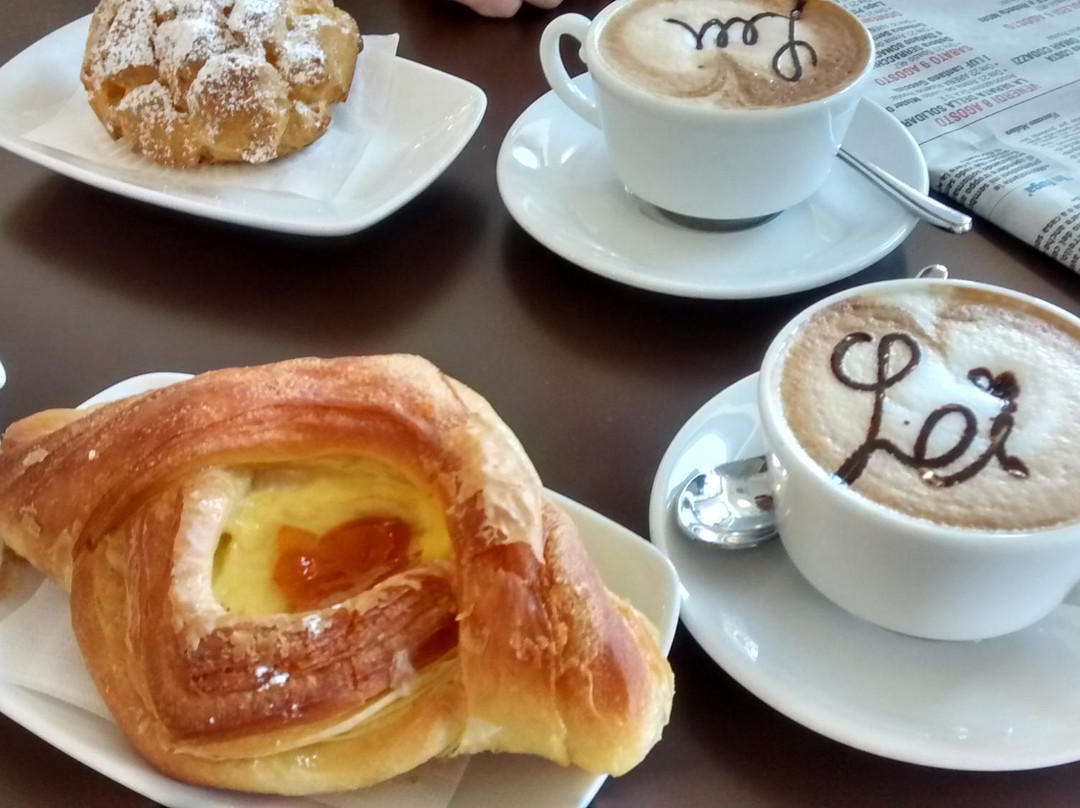 菲奥拉诺莫德内塞餐馆和美食-Pasticceria Bar Althea