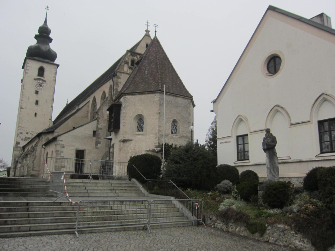 Basilika St. Laurenz景点图片