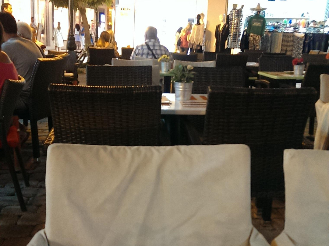 Astoria Cafe