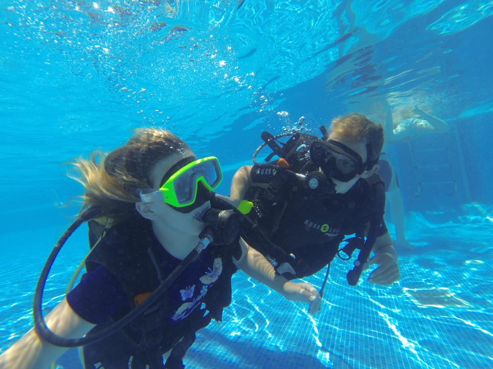 Blue Explorers Diving Centres-莫干港必去景点