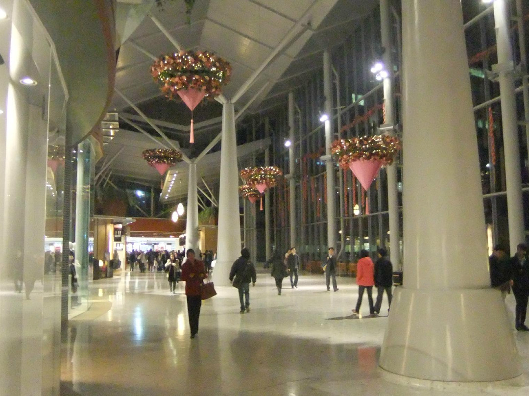 东荟城名店仓-香港必去景点