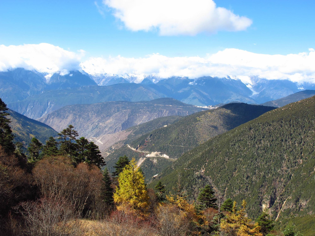 松赞梅里山居主图
