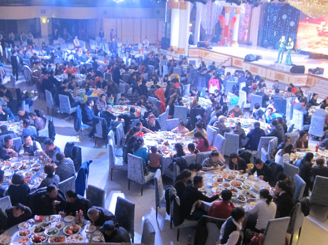 红事会大酒店主图