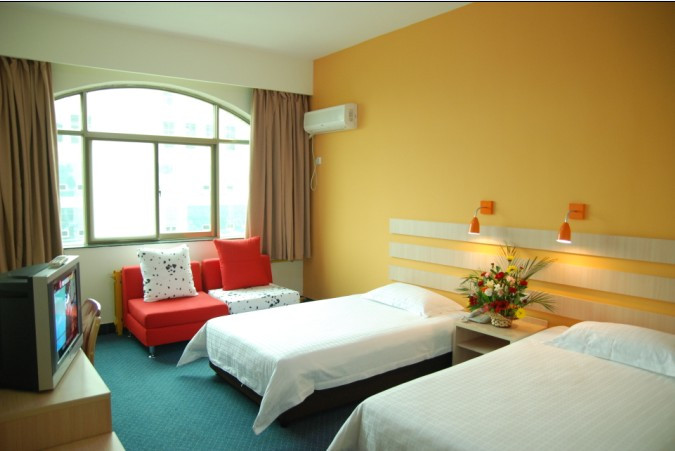 鹤壁中州快捷酒店兴鹤店主图