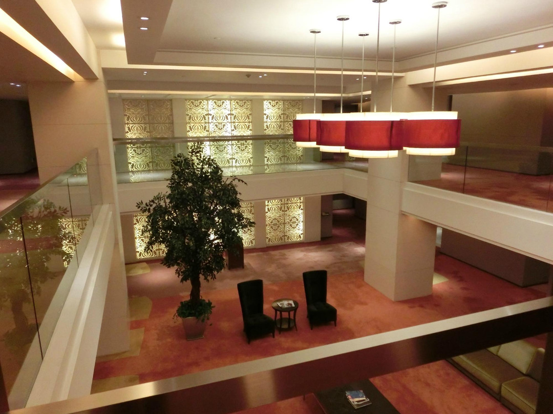 裕景大饭店主图