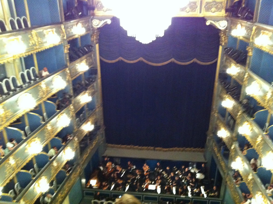 Théâtre Des États-布拉格必去景点