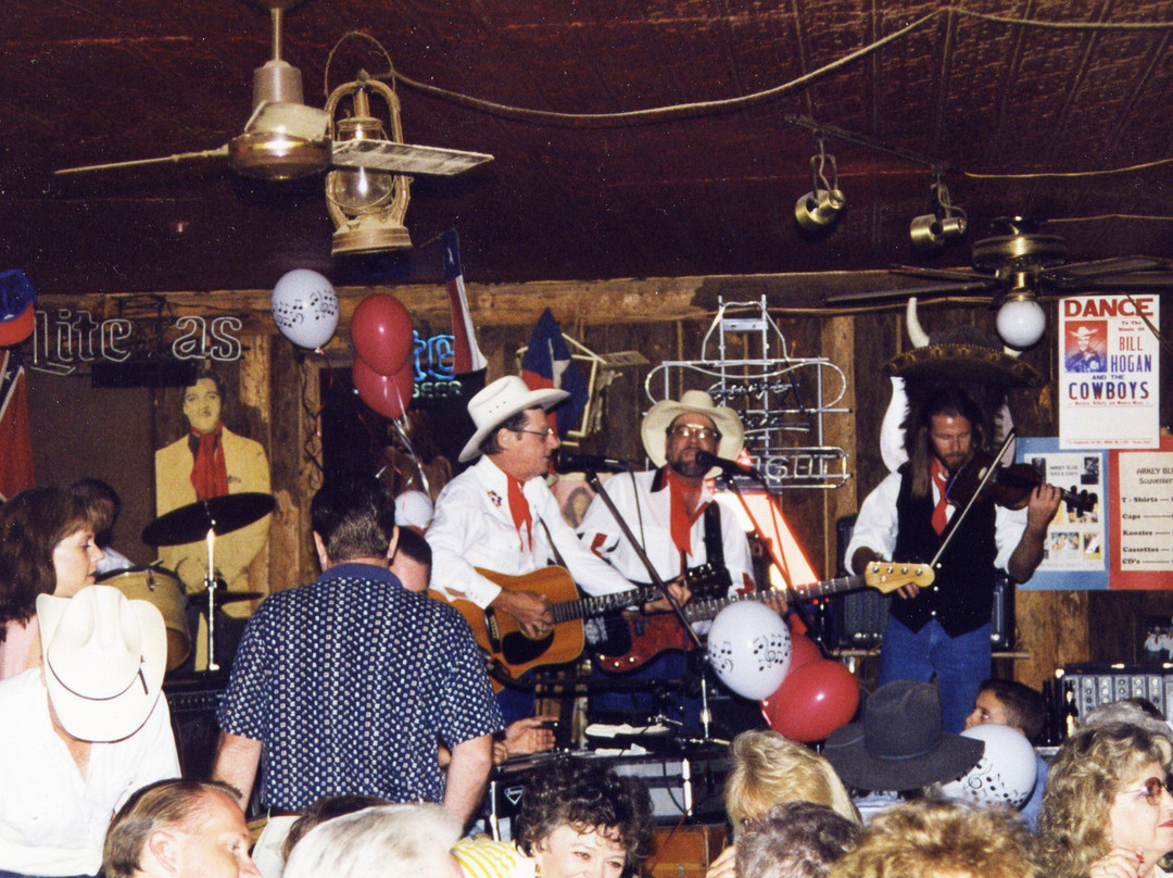 Arkey Blue's Silver Dollar Bar-Bandera必去景点