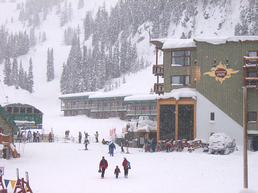 阳光村-班夫国家公园必去景点