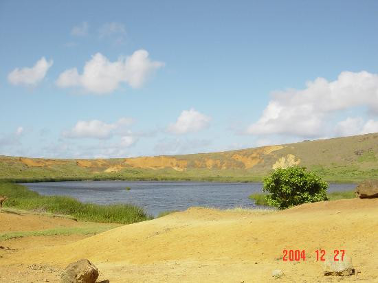 拉诺拉拉库-复活节岛必去景点
