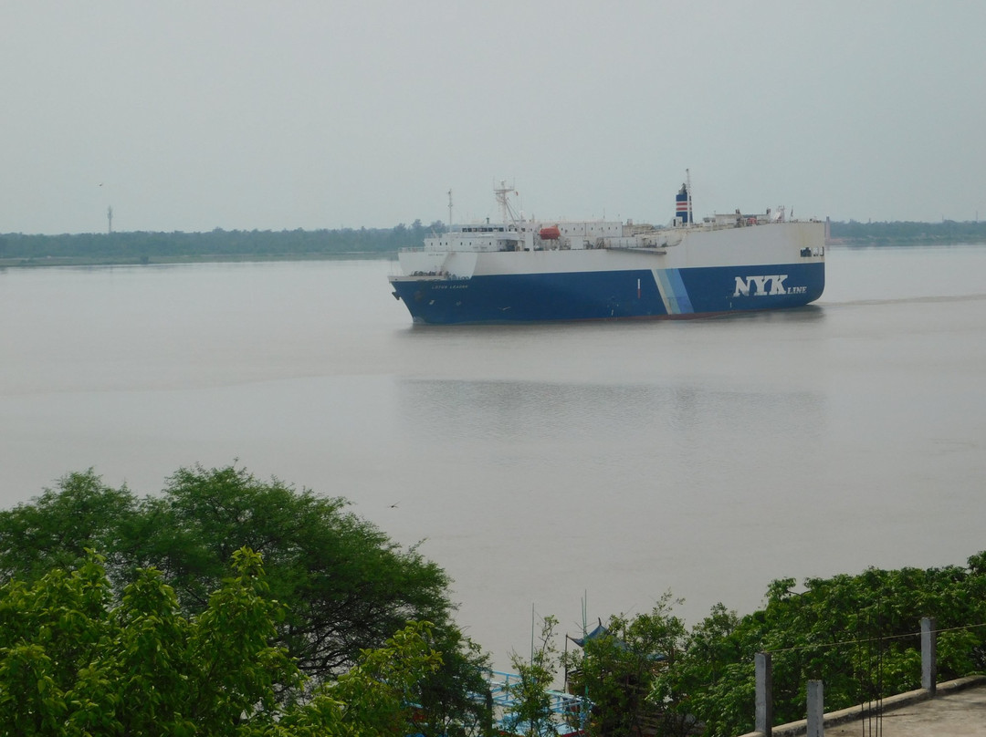 Rajhans Hotel & Resort主图