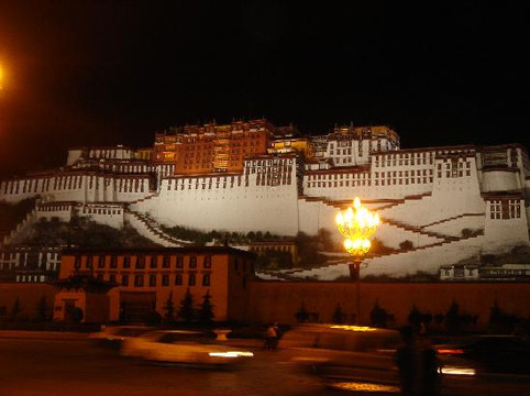 圣洁假日酒店主图