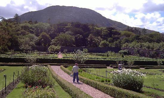 Kylemore Abbey & Victorian Walled Garden景点图片