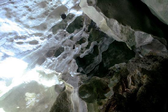 Cudugnon Cave-爱妮岛必去景点