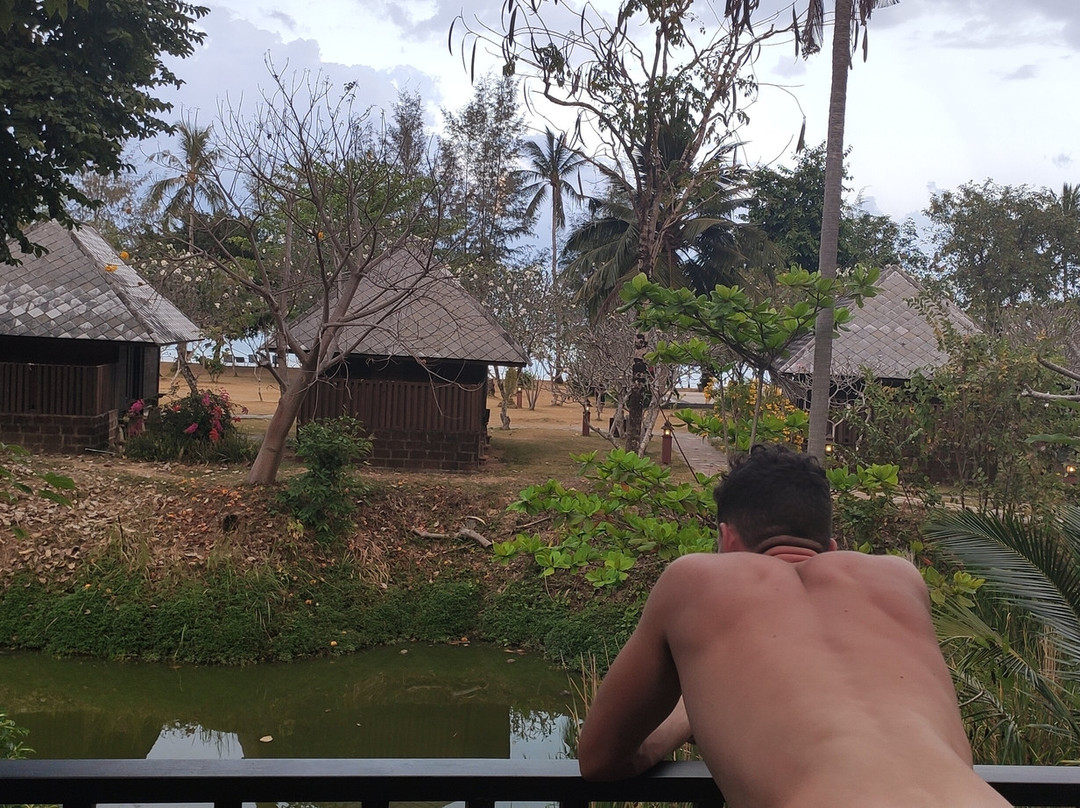 Thanya Beach Resort主图