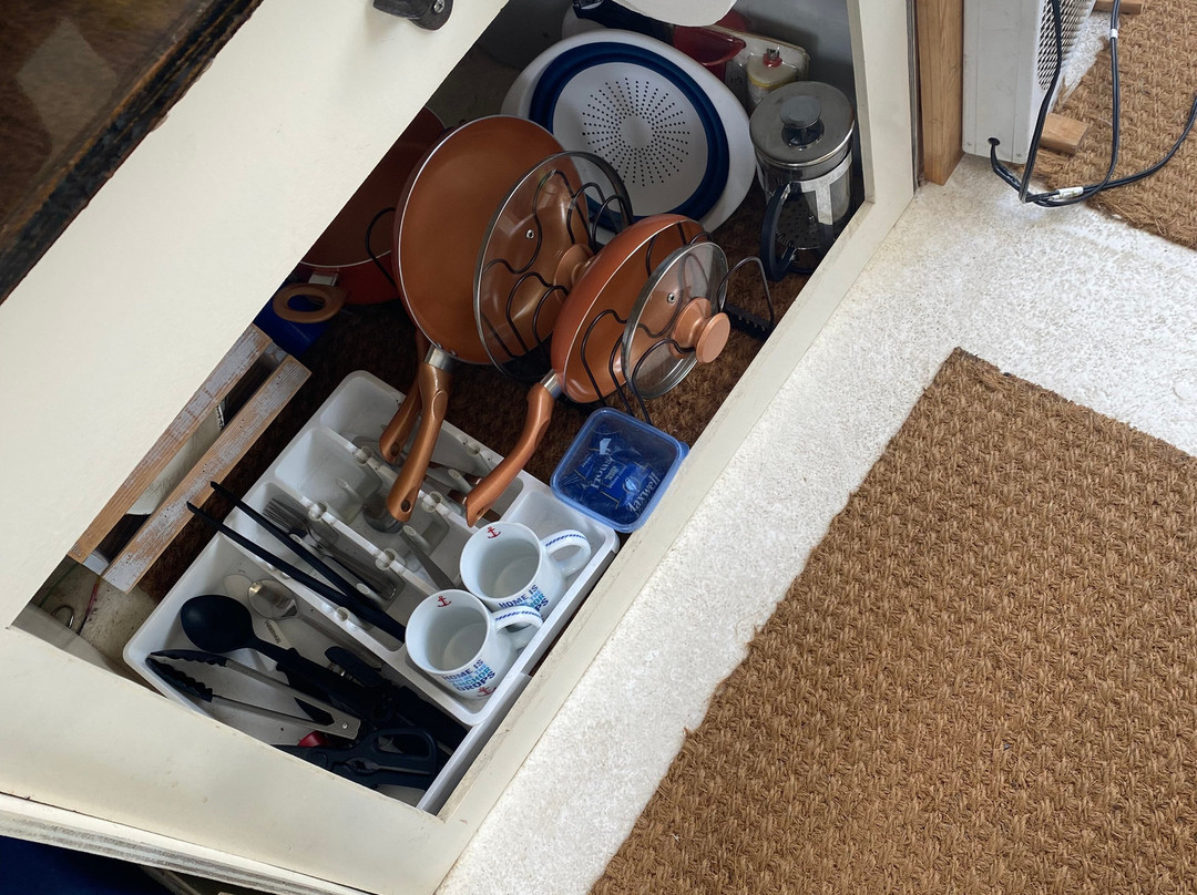 Tiny Houseboat Adventures景点图片