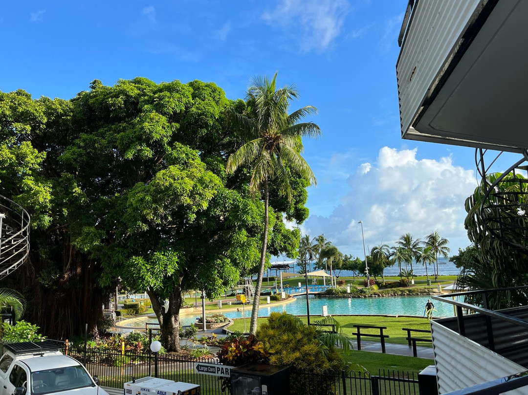 降灵岛海滩酒店主图