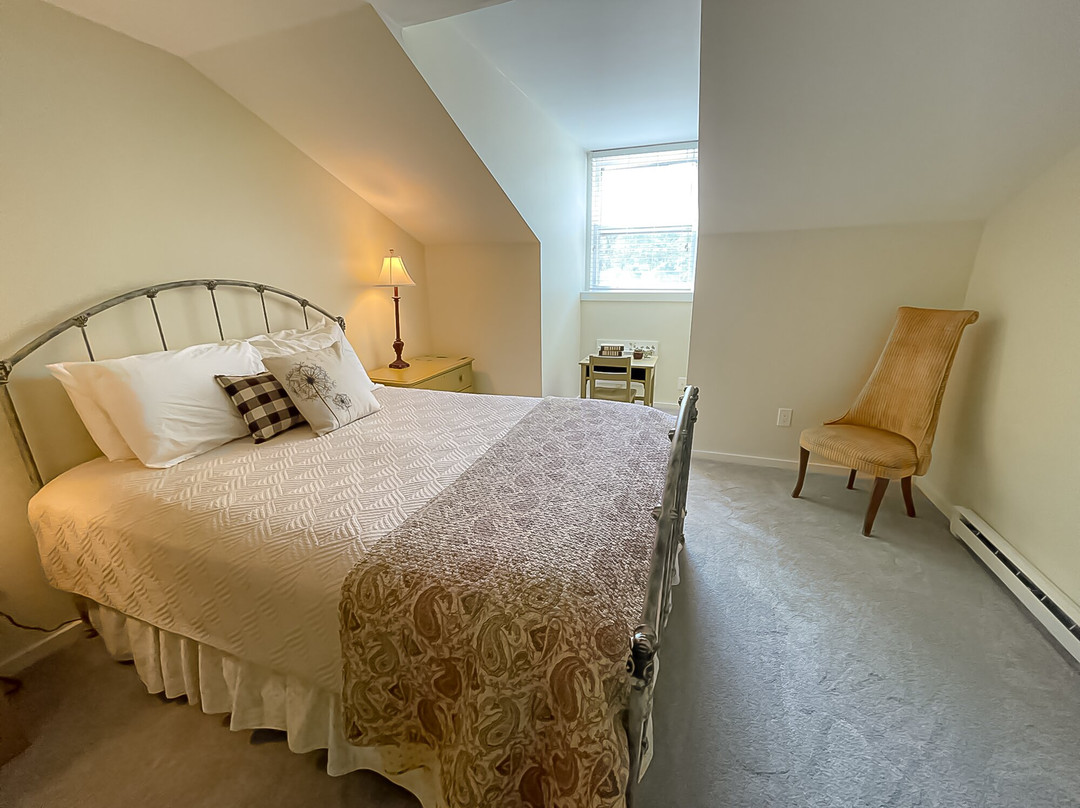 The Captain Stannard主图