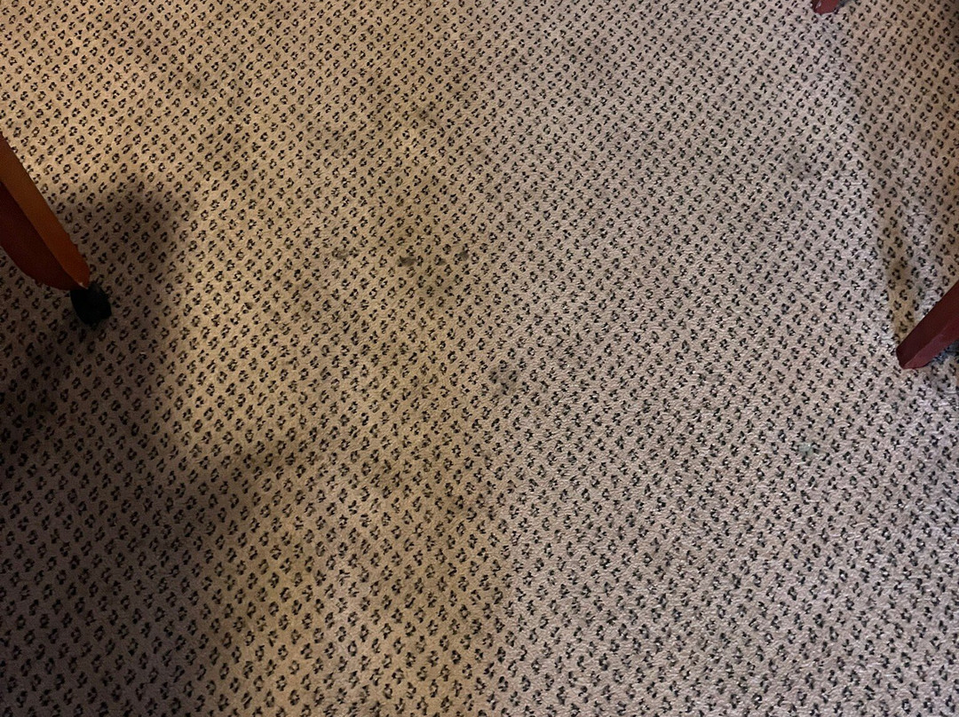 霍威尔快捷假日&套房酒店主图